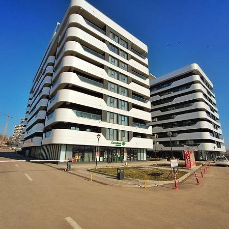 Super Apartments Near Airport With Shop & Free Parking Iasi Luaran gambar