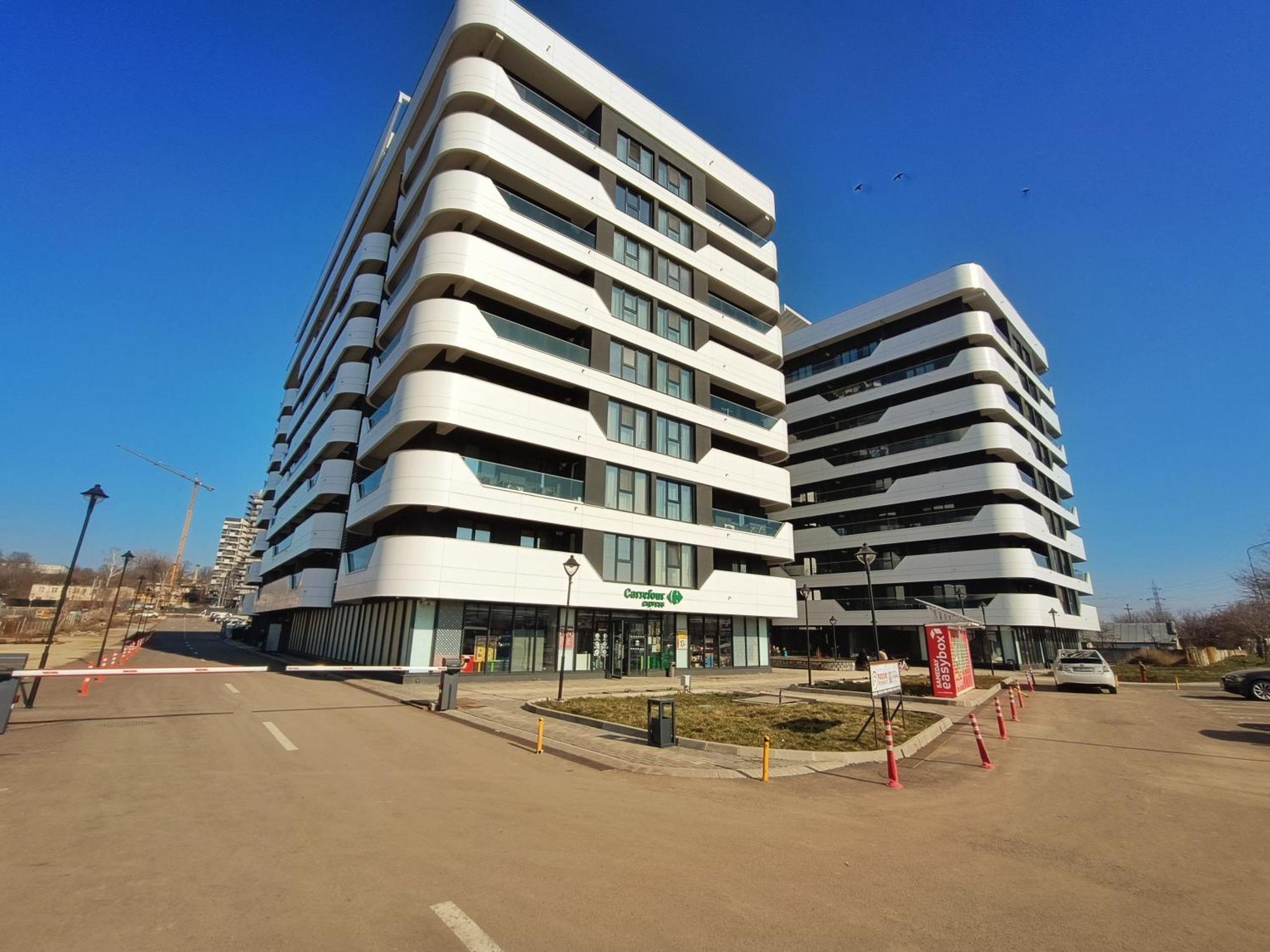 Super Apartments Near Airport With Shop & Free Parking Iasi Luaran gambar